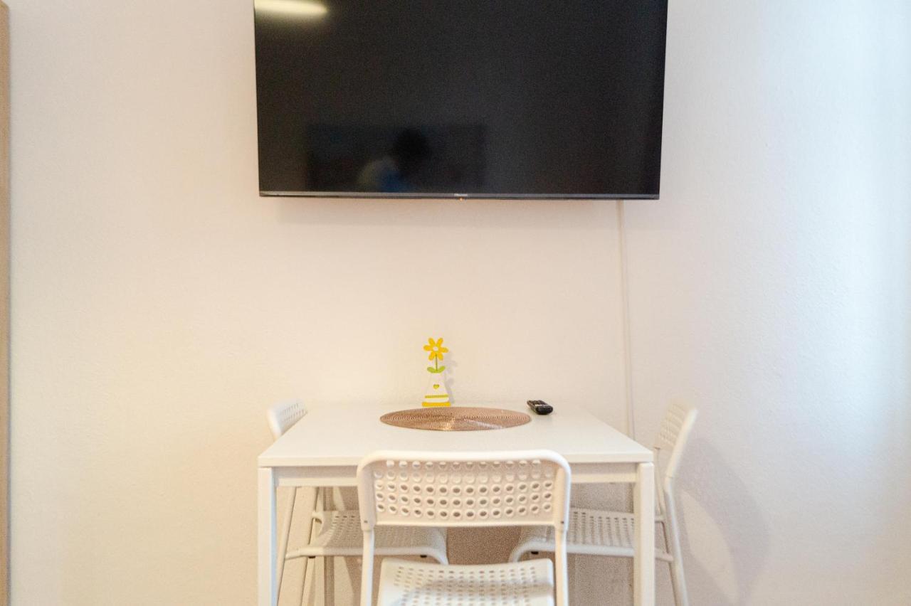 Comfy 2Br- Apartment Near Wiener Stadthalle Екстериор снимка