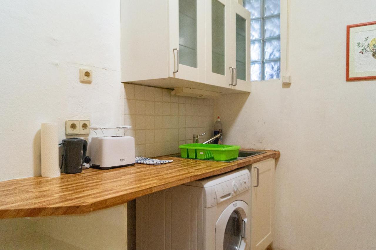Comfy 2Br- Apartment Near Wiener Stadthalle Екстериор снимка